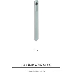 CHANEL- LA LIME À ONGLES- Limited-Edition Nail File
Color 131 - CAVALIER SEUL